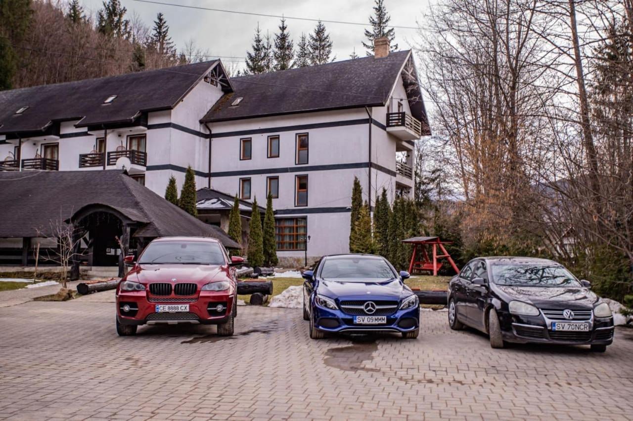 Отель Casa Octavian Сучевица Экстерьер фото